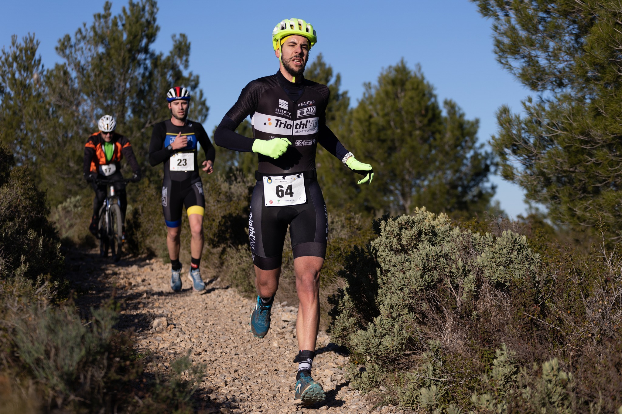 You are currently viewing CHALLENGE : LE TRIATHLAIX DEMARRE SUR LES CHAPEAUX DE ROUES